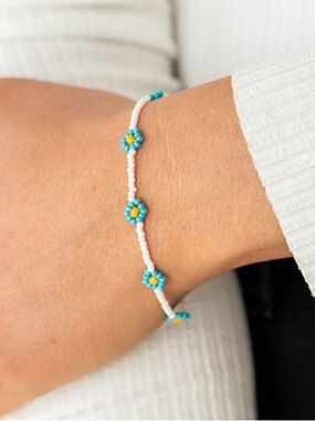 Camp Flower Power Forget Me Not Bracelet